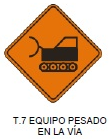 Equipo pesado en la vía